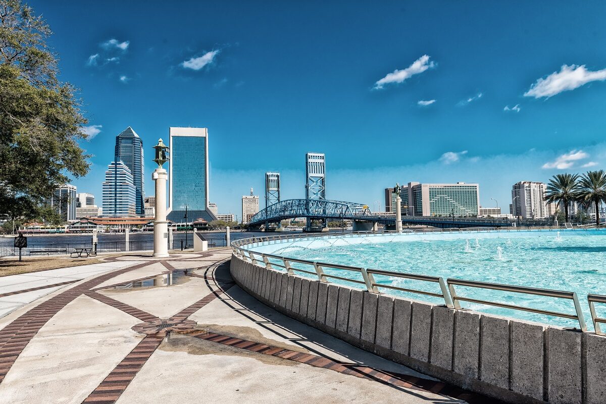 Jacksonville skyline and fountain in Florida.