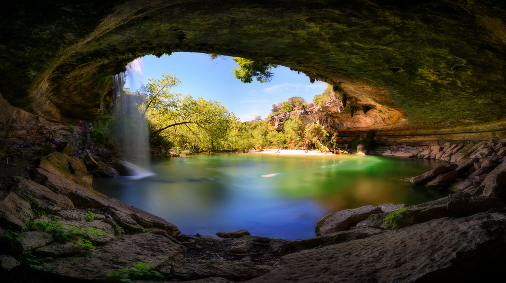 Hamilton Pool, water fall, in Austin recreation are. Texas, USA