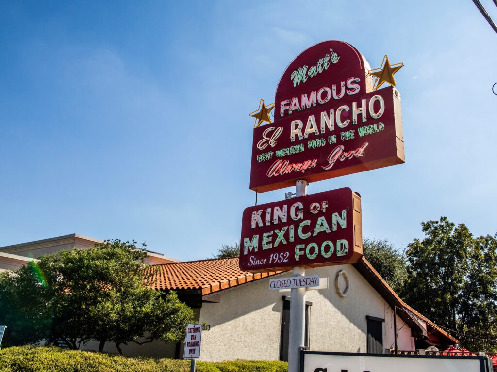 Matt's El Rancho sign