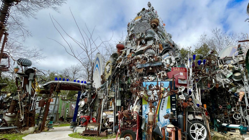 The outside of the Cathedral of Junk