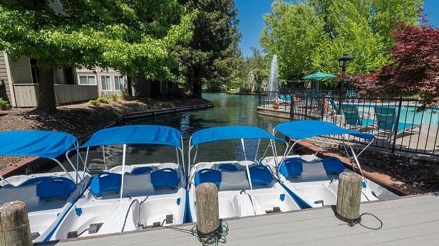 Landing Furnished Apartment Harbor Oaks Luxury Apartments, Sacramento