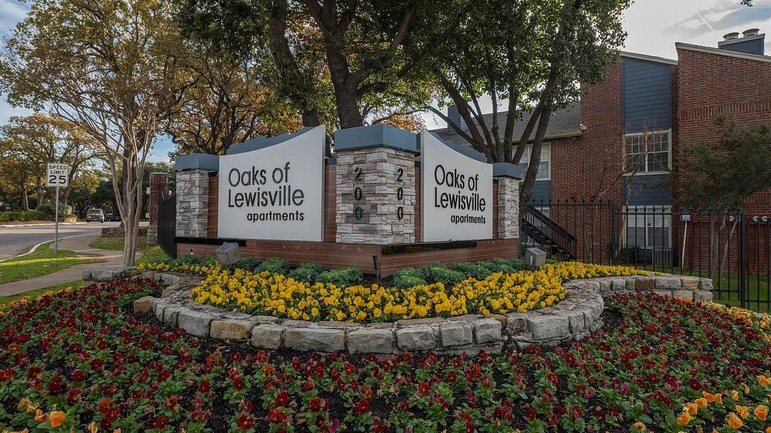 Oaks of Lewisville